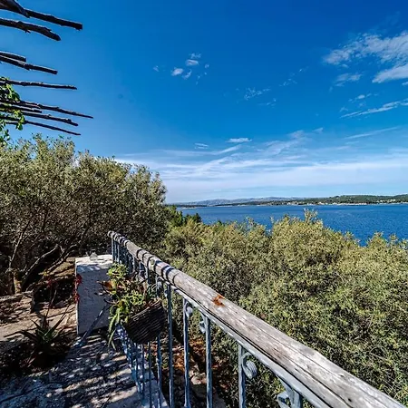 Vrana * Vela Luka